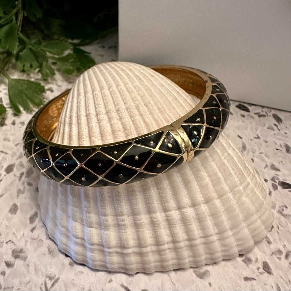 Black and gold tone jewelry set - Picture 8 of 13